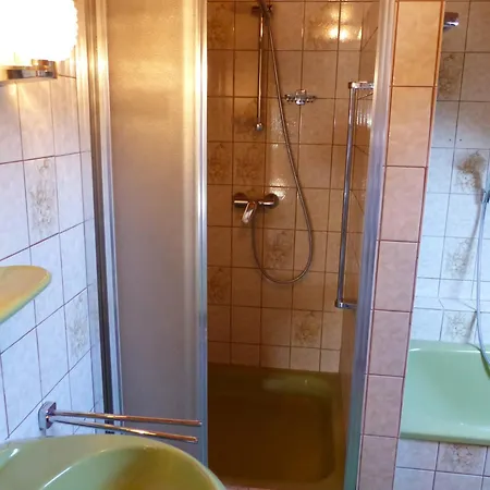 - Gustostueckerl Im Zentrum Von Oberndorf Oberndorf bei Salzburg