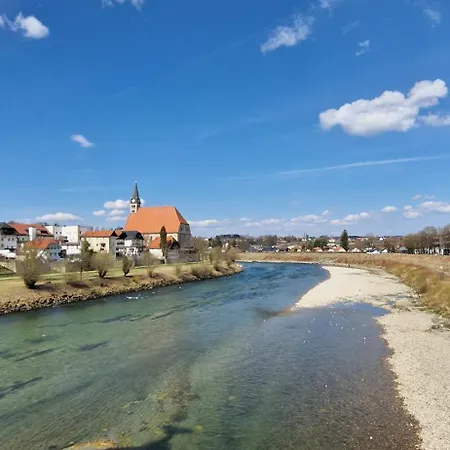 - Gustostueckerl Im Zentrum Von Oberndorf * Oberndorf bei Salzburg